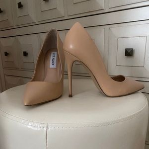 Steve Madden Nude Stiletto - Size 5.5 Brand New. Unworn.